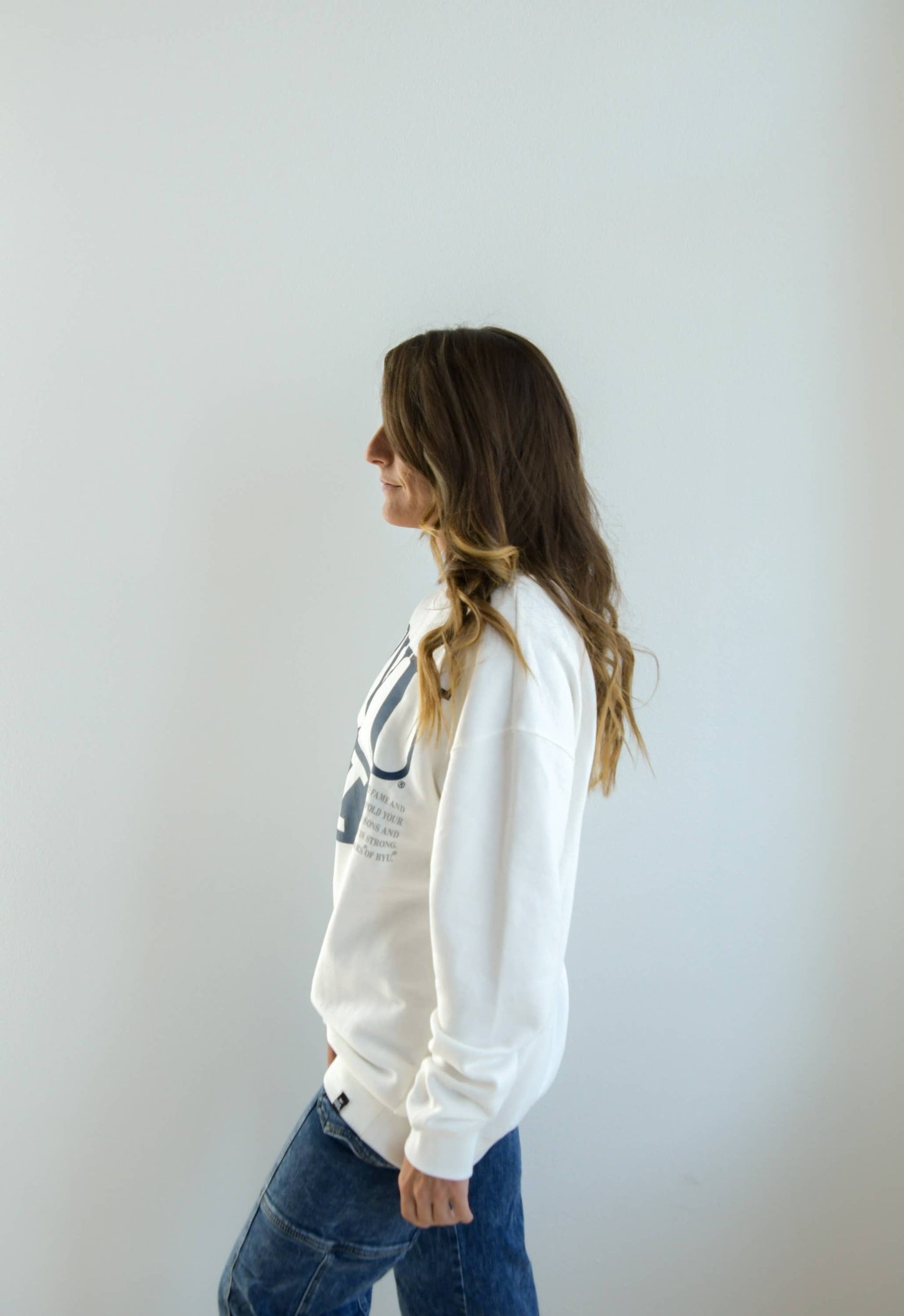 BYU Guccio Multimedia Comfort Crew: WHITE / L