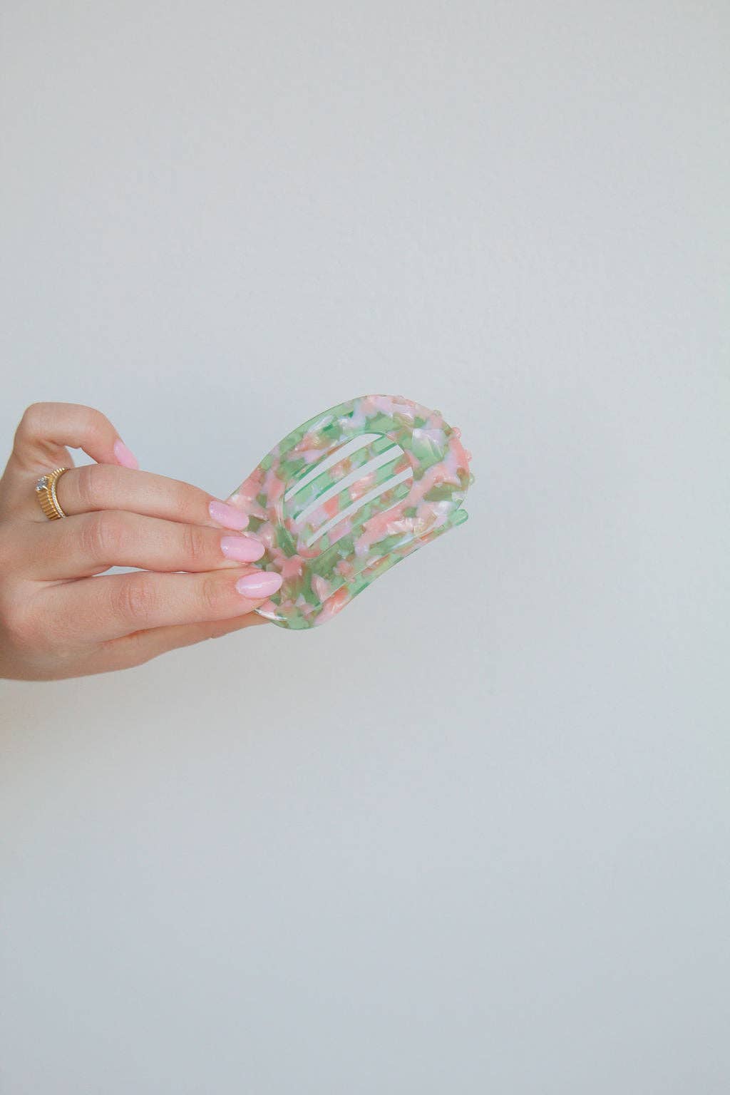 Acetate Circle Cutout Flat Claw Clips: Pink and Green