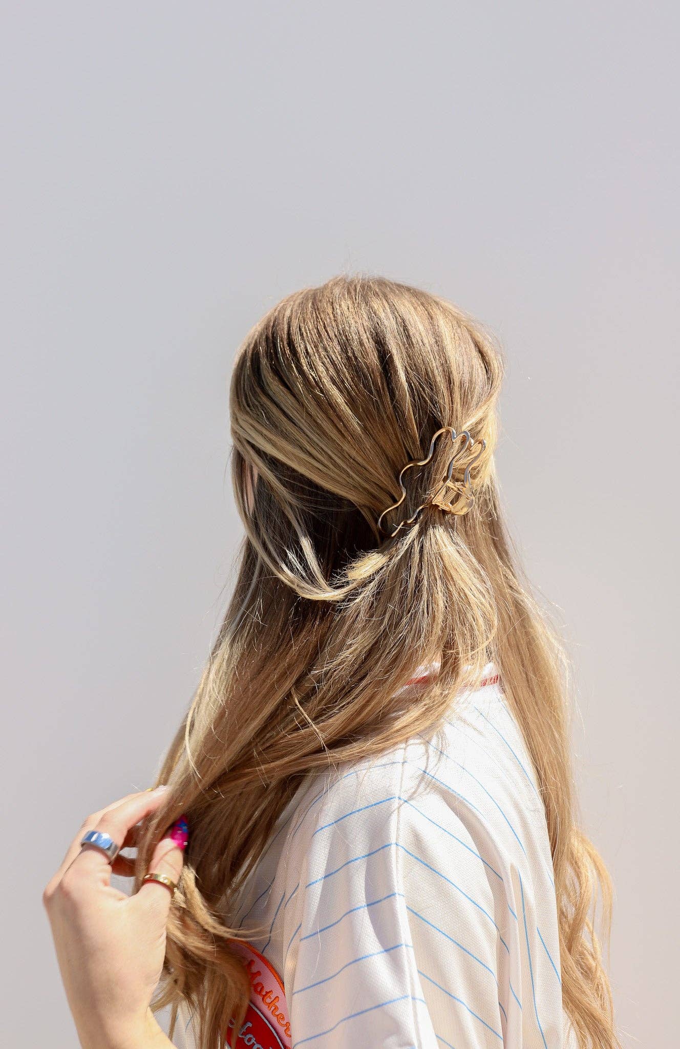 KAXI METAL SQUIGGLE CLAW: GOLD