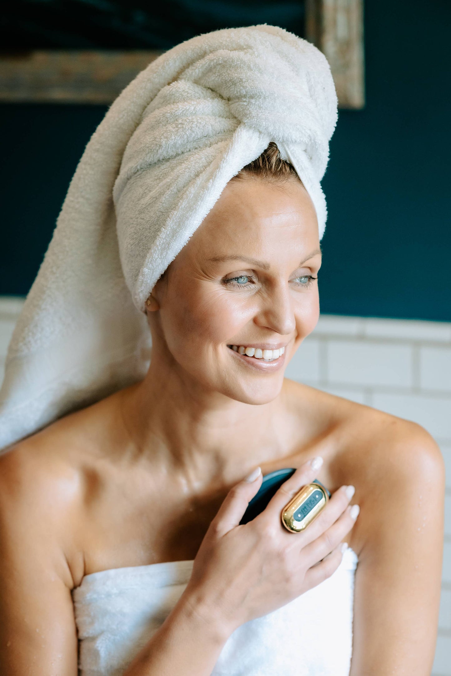 MANTA Pulse - The Scalp-Massaging Hairbrush : Blue