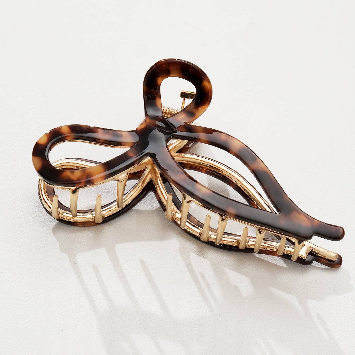 Sabrina Vintage Snow | Large Ribbon Metal Bow Claw Clip: Assorted