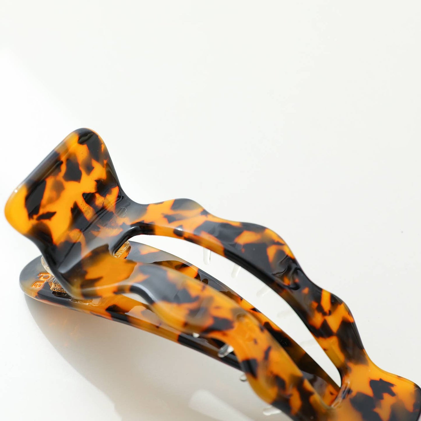 Jane Core | Scalloped Flat Claw Clip: Assorted