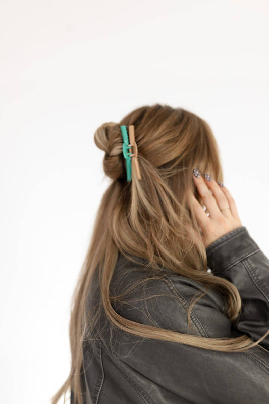KAXI TWO-TONED SHINY MIDI HOLD EVERYTHING CLAW: SEA GREEN + LIGHT BROWN