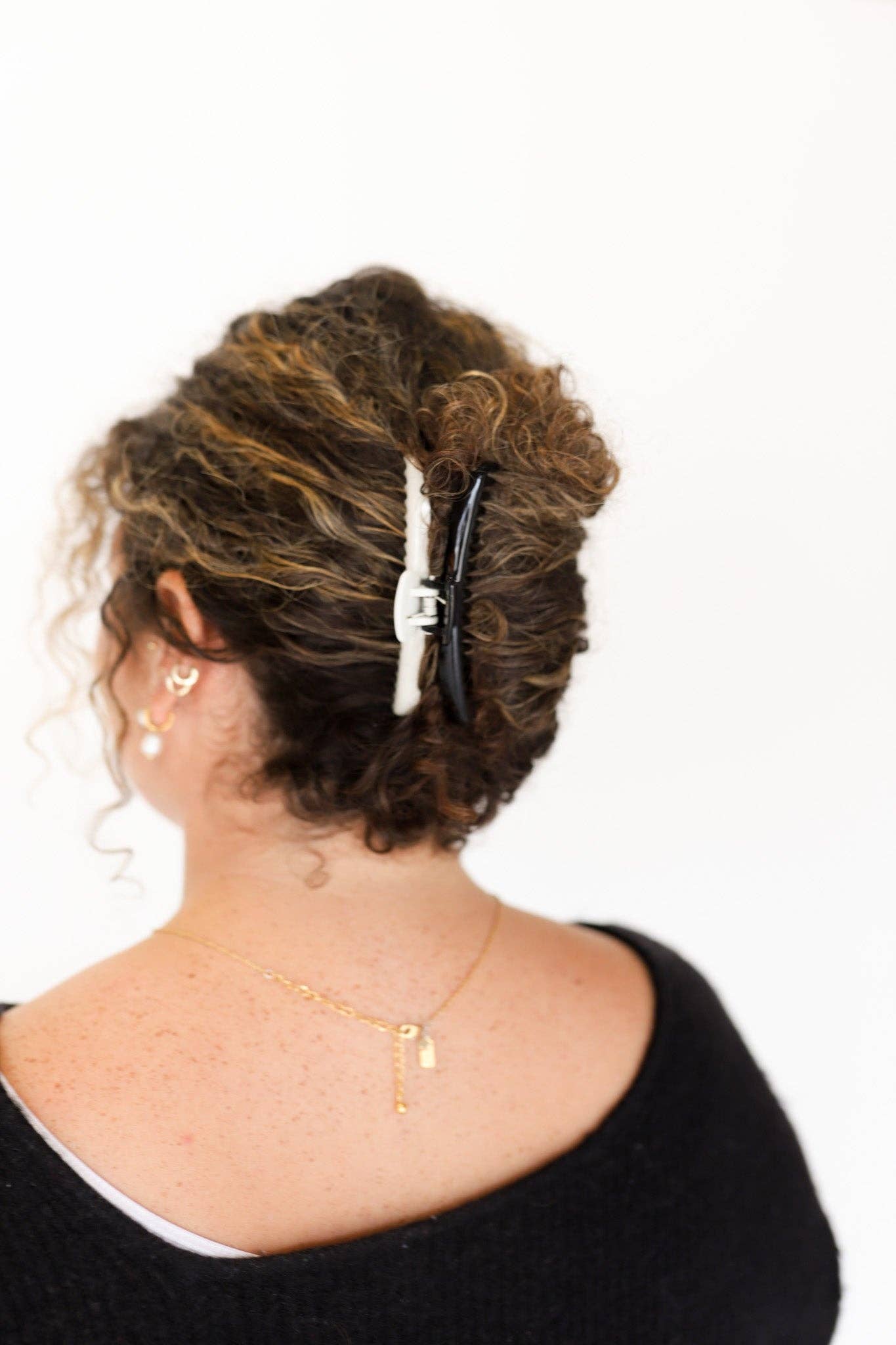 KAXI TWO-TONED SHINY MIDI HOLD EVERYTHING CLAW: SEA GREEN + LIGHT BROWN