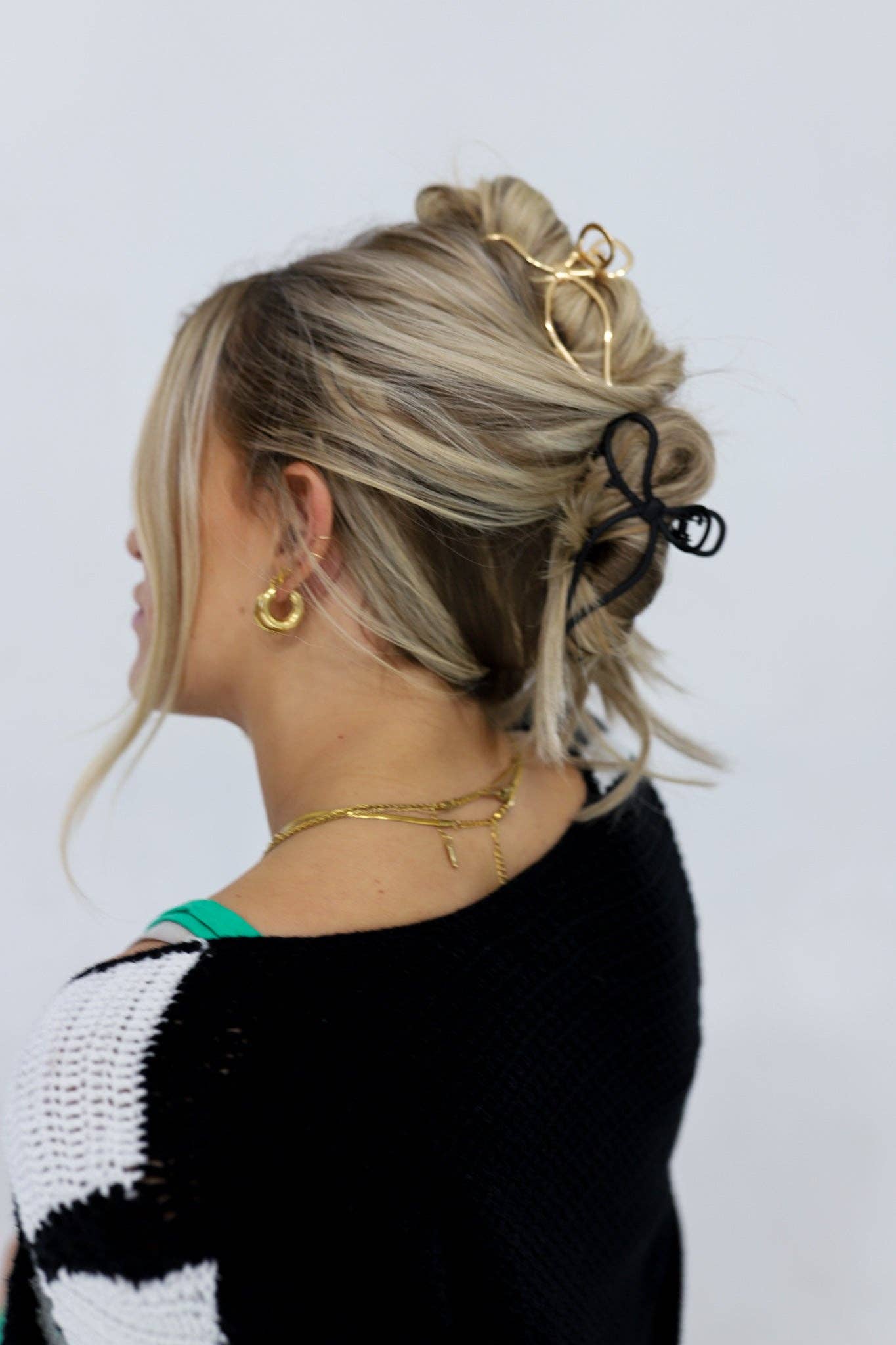 THE METAL BOW CLAW: BABY BLUE