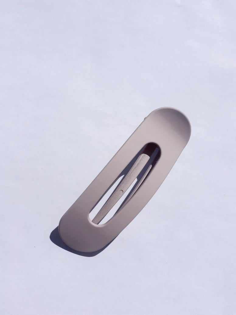LAY DOWN CLAW CLIP: LAVENDER