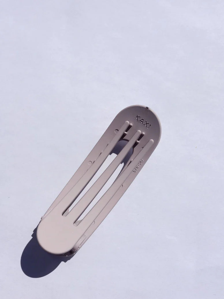 LAY DOWN CLAW CLIP: LAVENDER