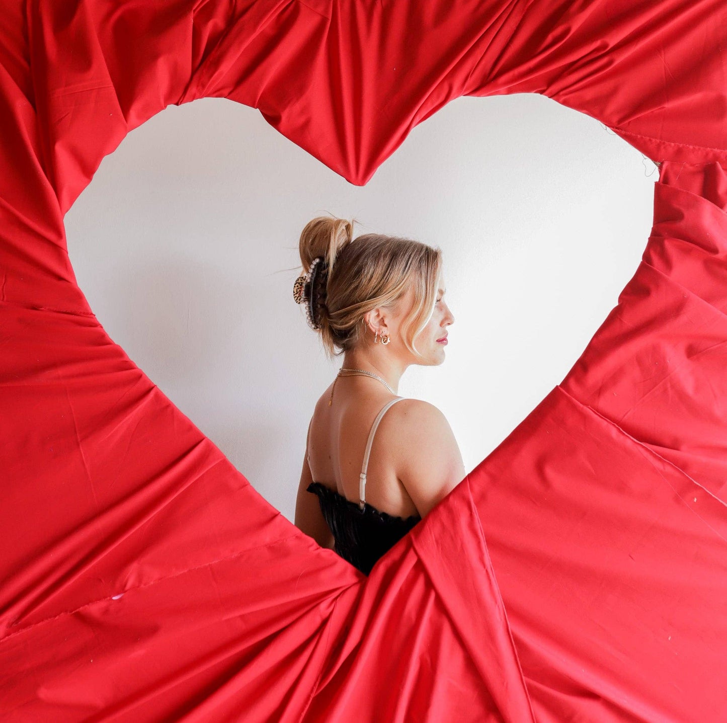 LOVE IS IN THE HAIR CLAW: MIDI CLAW
