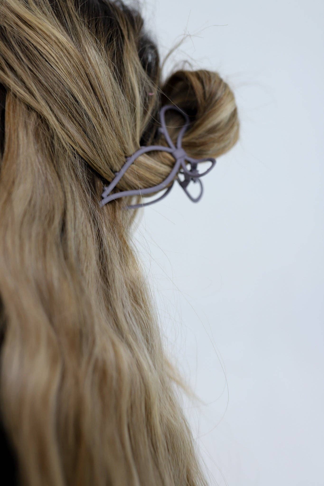 THE METAL BOW CLAW: BABY BLUE