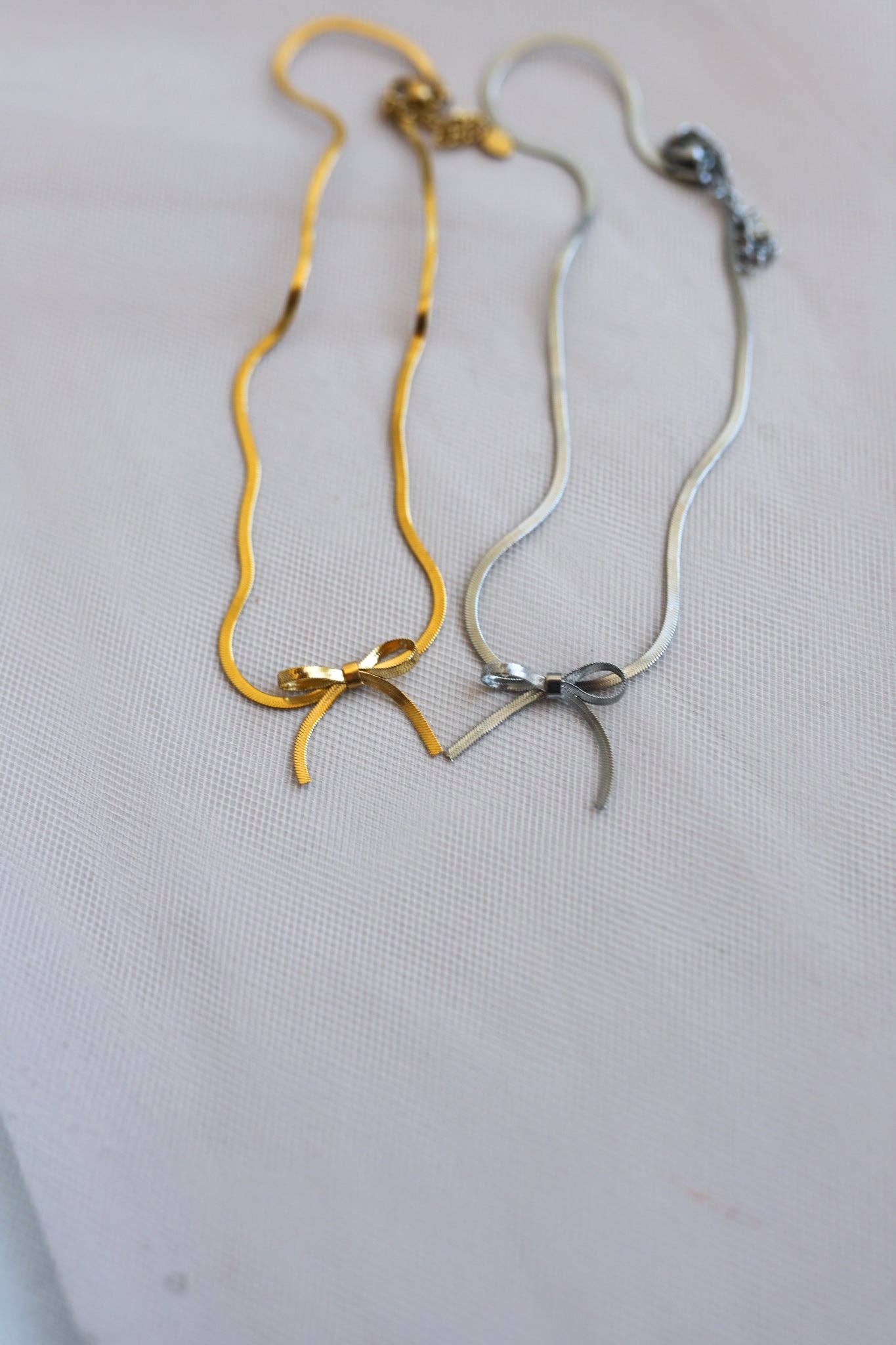 THE CHOKER BOW NECKLACE ( 2 COLORS ): GOLD