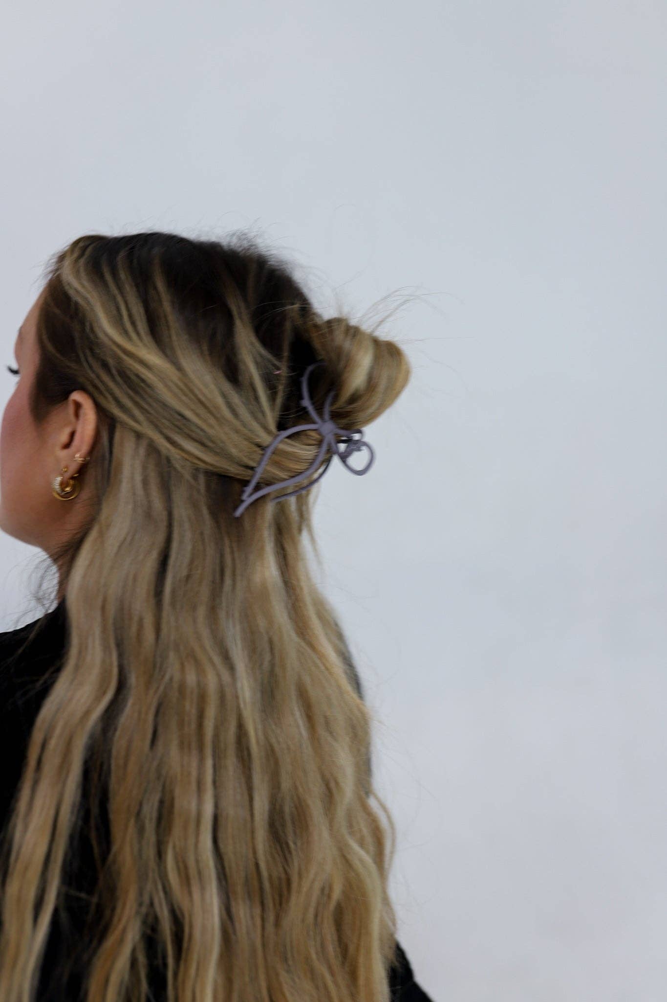 THE METAL BOW CLAW: BABY BLUE