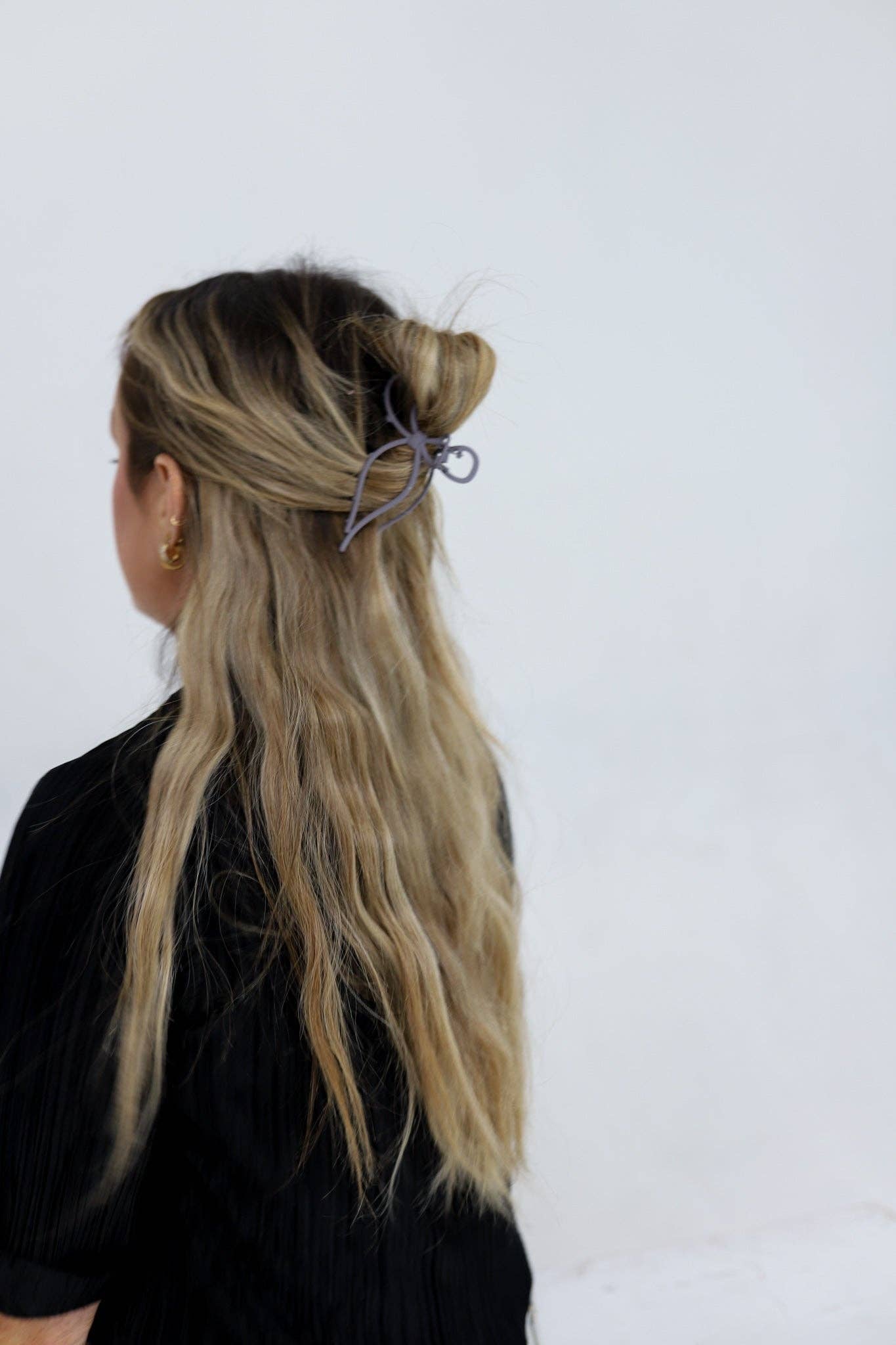 THE METAL BOW CLAW: BABY BLUE